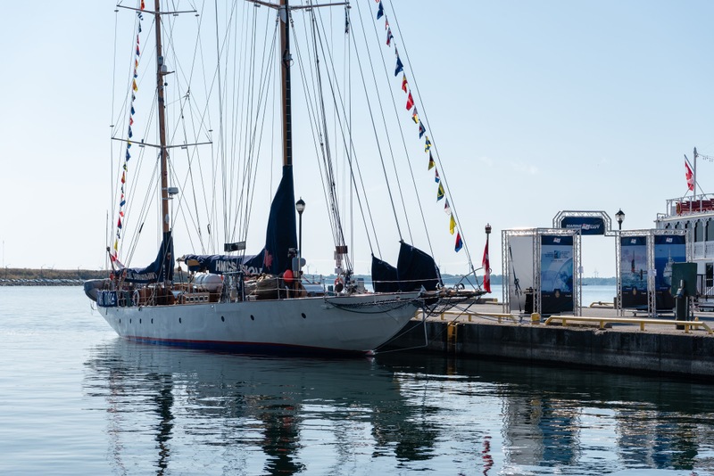 Illustration for article titled HMCS Oriole at Crawford Wharf in Downtown Kingston